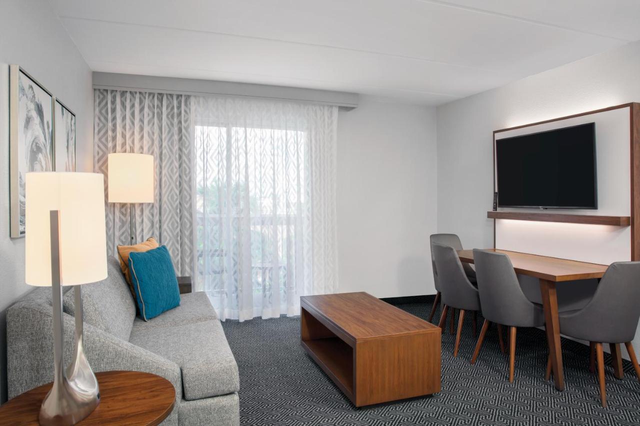 Courtyard By Marriott Miami Aventura Mall Экстерьер фото